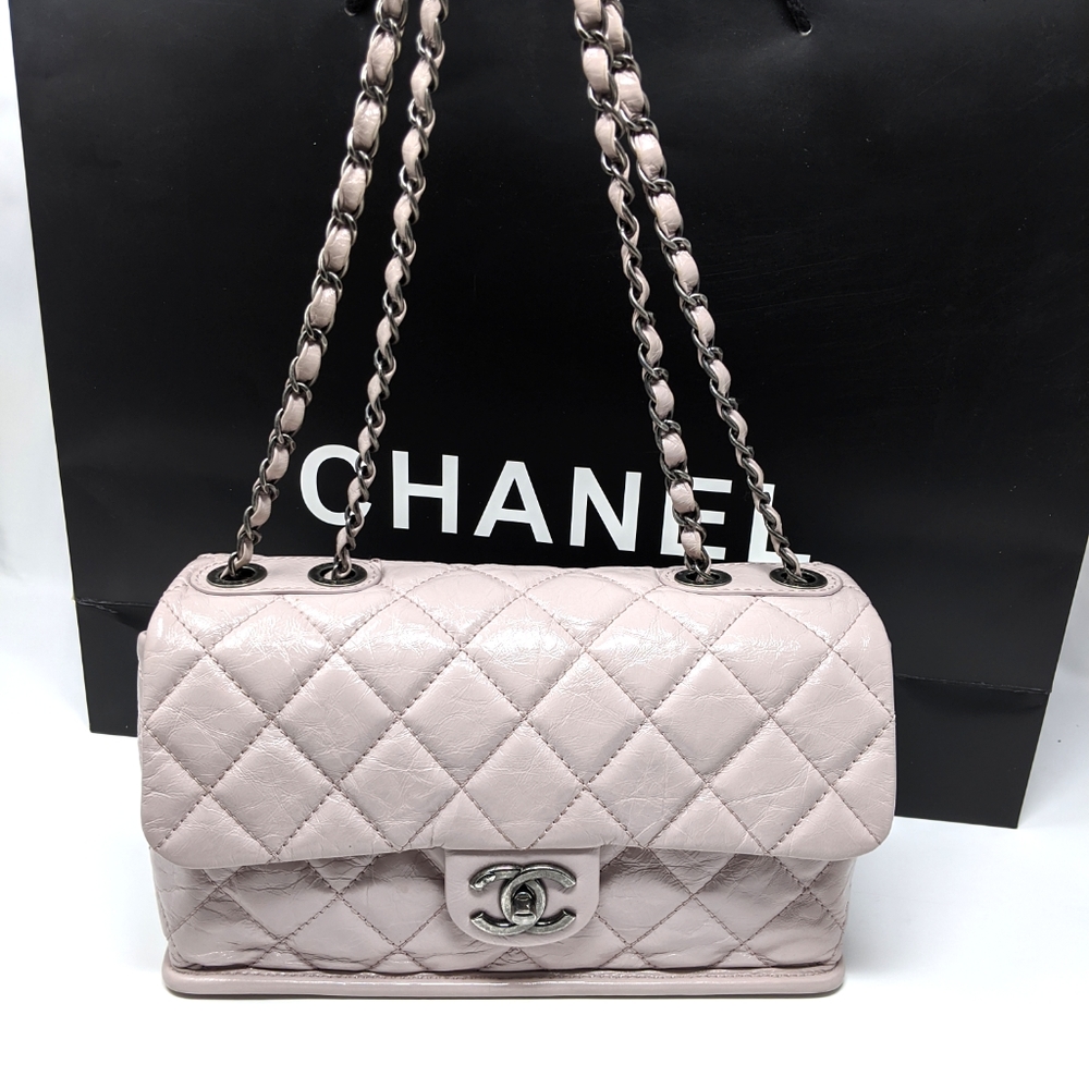 🦄🎉CHANEL Pink Bag Glazed Leather Flap Bag! Super Rare Color! Limited Edition
